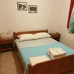 Mantemi House Apartman *
