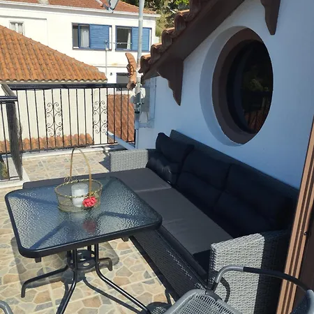 Apartament Mantemi House *