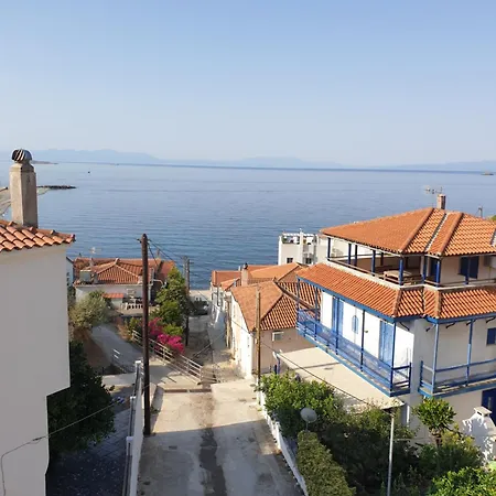 Апартаменты Mantemi House Лутраки