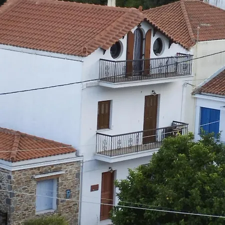 Mantemi House