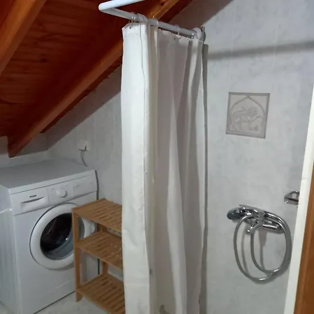 Апартаменты Mantemi House Лутраки