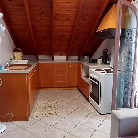 Апартаменты Mantemi House Лутраки
